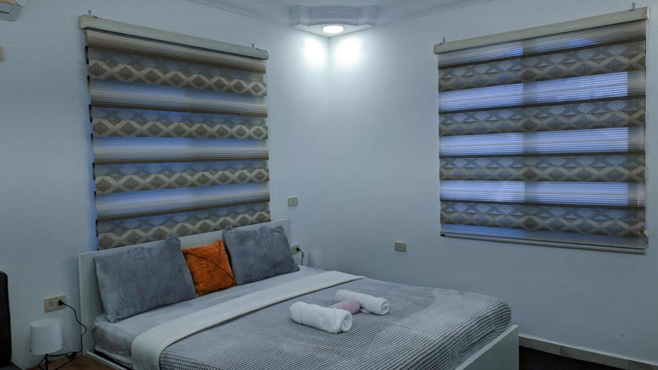 לינה וארוחת בוקר ג'אראש Full Panorama Jerash חדר תמונה